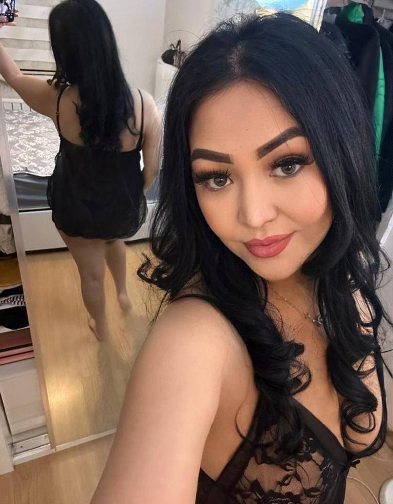 Otele Gelen Escort Bayan Selinle Sevişmelere Hazır Ol